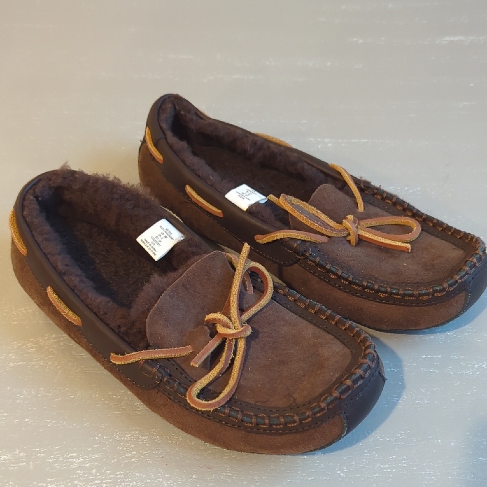 Brown Suede Moccasin Slippers with Shearling Lining Kids size 3